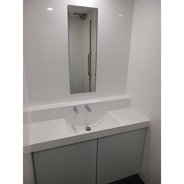 大阪市北区曾根崎新地２丁目の事務所の設備