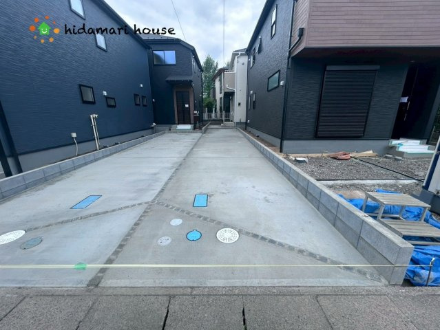 上尾市向山　新築戸建　リーブルガーデン02の駐車場|カースペース：2台