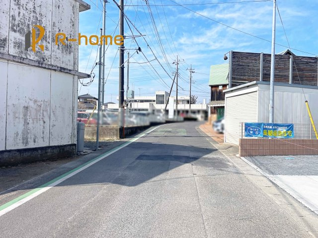 石岡市東石岡4期　新築戸建て　1号棟の前面道路含む現地写真|『今から見たい！』大歓迎です♪
お気軽にＲ－ｈomeまでお問い合わせください。