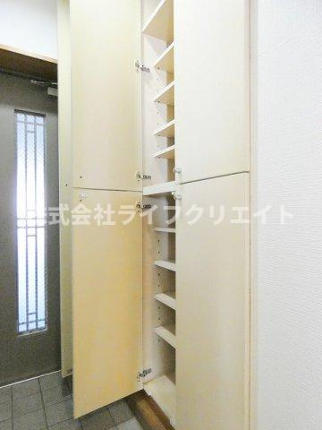 多摩平グリーンコーポの玄関
