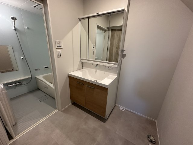 大和高田市大中南町のハイツの洗面所