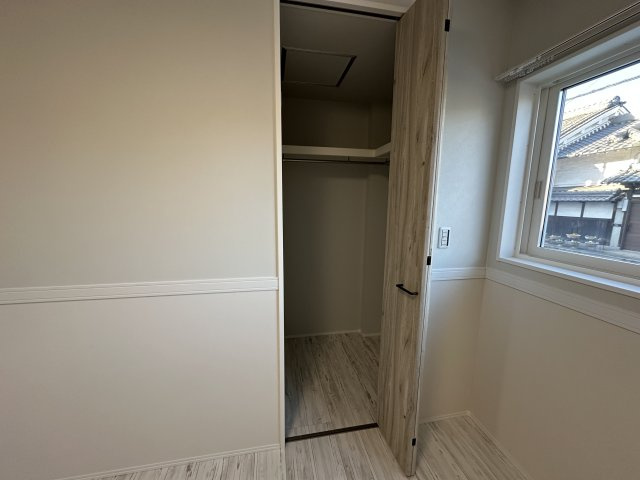 大和高田市大中南町のハイツの収納