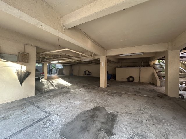 三七十コーポの駐車場