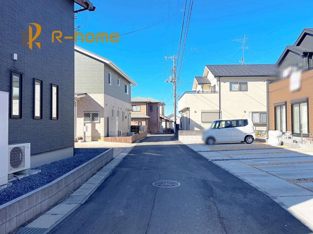 取手市戸頭9期　新築戸建て　2号棟の前面道路含む現地写真|『今から見たい！』大歓迎です♪
お気軽にＲ－ｈomeまでお問い合わせください。