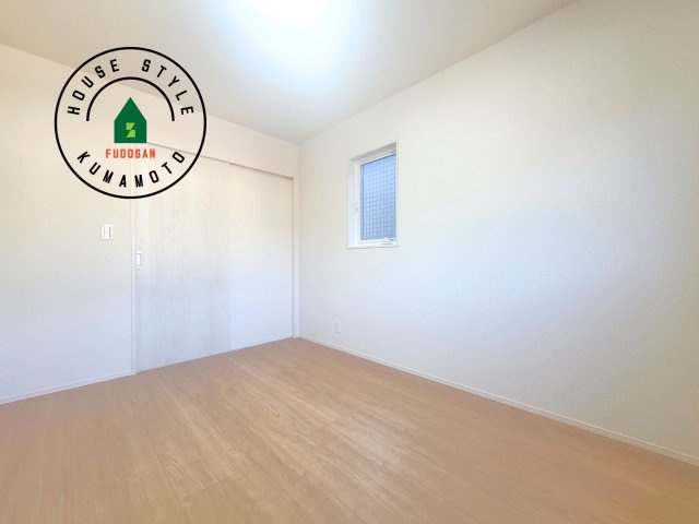 熊本市東区長嶺東9丁目第2-4棟（3号棟）の子供部屋|穏やかな光が差し込む室内には、穏やかな時間が流れます。