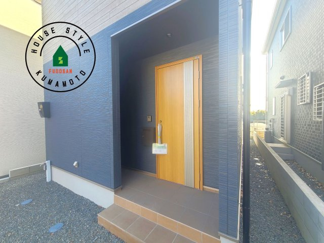 熊本市東区長嶺東9丁目第2-4棟（3号棟）の玄関|おでかけの時も帰った時も、「我が家」を最初に感じでもらえる素敵な空間に。