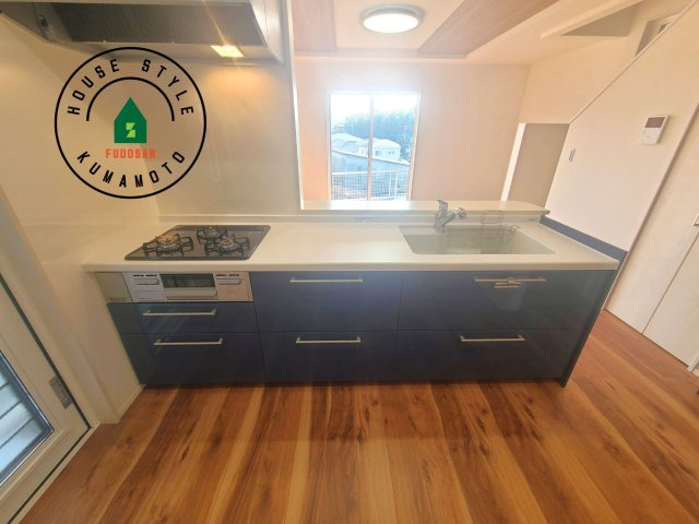 熊本市東区長嶺東9丁目第2-4棟（3号棟）のキッチン|ご家族を近くに感じられる対面キッチンのLDK。会話もはずみそうですね。