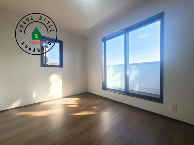 熊本市東区長嶺東9丁目第2-4棟（4号棟）の洋室|採光良好な洋室は全居室、複層ガラスの遮熱効果と断熱効果で、一年中快適に過ごせます。