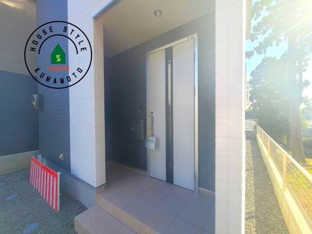 熊本市東区長嶺東9丁目第2-4棟（4号棟）の玄関|おでかけの時も帰った時も、「我が家」を最初に感じでもらえる素敵な空間に。