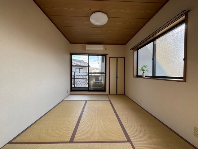 グランドパレスHAYASHIの和室|畳の上でゆっくりとくつろげる和室です