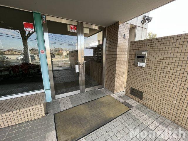 ヤマザキ・メゾン・ド・ファムのエントランス