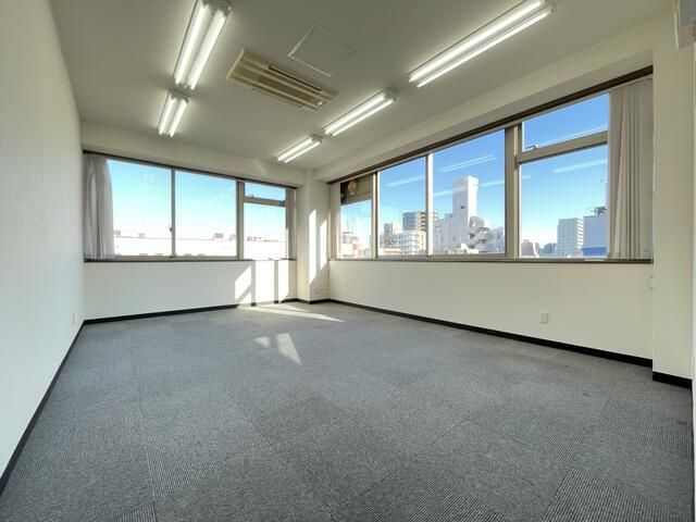 陽光ビルの内装