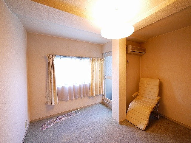 メゾンヒグチの居間・リビング|ゆったり過ごせる居間です