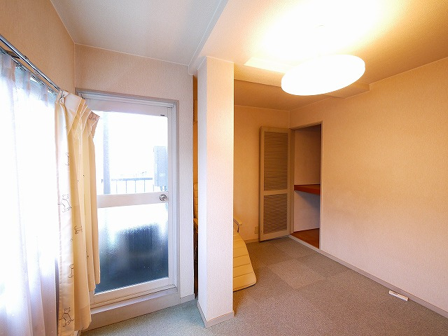 メゾンヒグチの洋室|使い勝手のいい洋室です