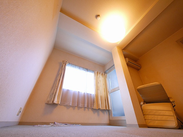 メゾンヒグチの寝室|使い勝手のいい寝室です