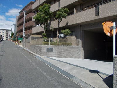【周辺】 | サーパス千里藤白台 | 前面道路