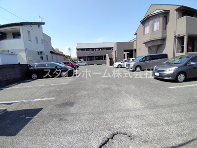 【駐車場】 | セザンヌ菰口 | カースペースがあります