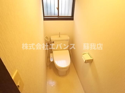 【トイレ】 | 千葉市中央区松ヶ丘町貸家 | ゆったりとした空間のトイレです