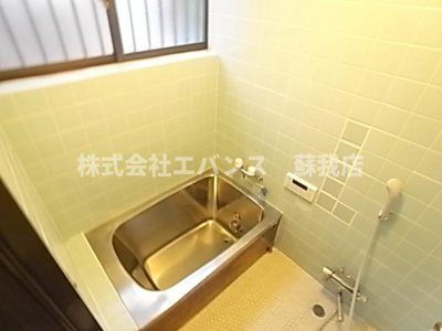 【浴室】 | 千葉市中央区松ヶ丘町貸家 | お風呂で日々の疲れを落としましょう