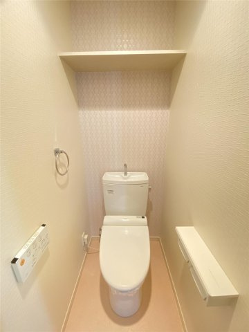 菊池郡菊陽町光の森２丁目の賃貸マンションのトイレ