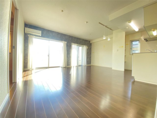 菊池郡菊陽町光の森２丁目の賃貸マンションの居間・リビング