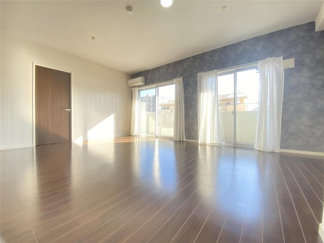 菊池郡菊陽町光の森２丁目の賃貸マンションの居間・リビング