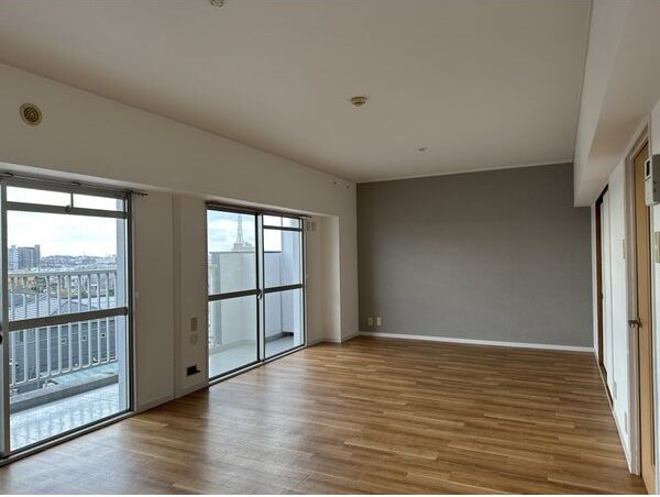 ＯＳ・ＳＫＹフレックス藤ヶ丘の居間・リビング