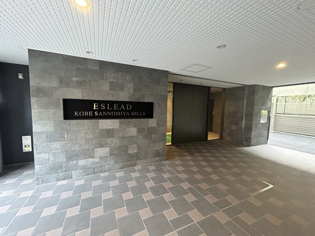 神戸市中央区中山手通２丁目の賃貸マンションのエントランス