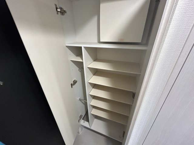 神戸市中央区中山手通２丁目の賃貸マンションの収納