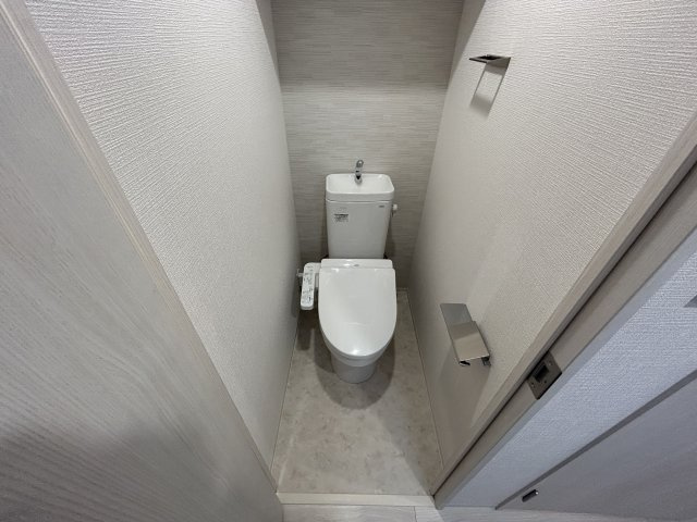 神戸市中央区中山手通２丁目の賃貸マンションのトイレ