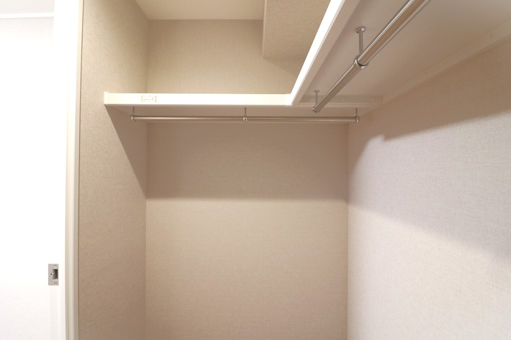 「神戸市灘区マンション」イトーピア六甲道マンションの収納|小物を収納するのに便利です　WIC