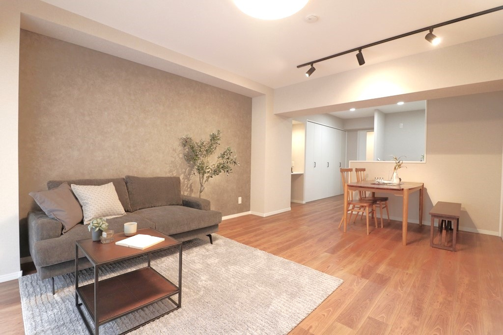 「神戸市灘区マンション」イトーピア六甲道マンションの居間・リビング|こちらの居間で趣味の時間をお楽しみください