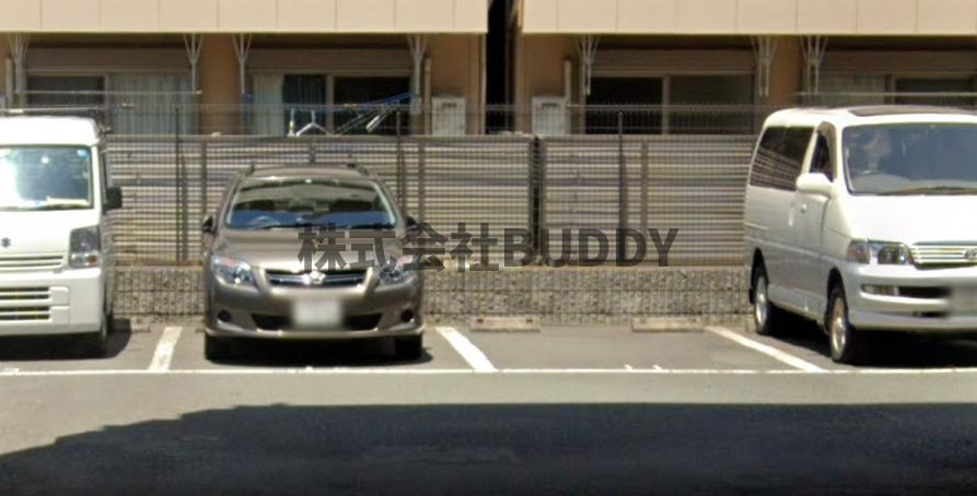 アジュールの駐車場|車をお持ちの方に嬉しい駐車場付きの物件です