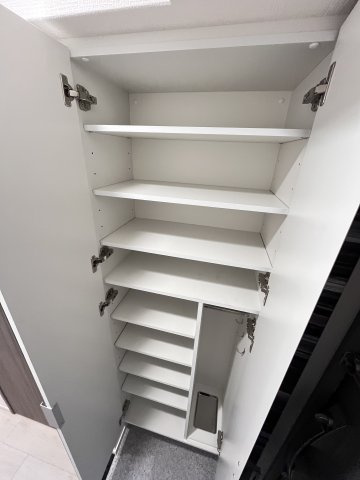 大阪市旭区高殿７丁目の賃貸マンションの玄関