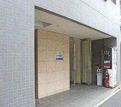 新宿区西早稲田１丁目の賃貸マンションのエントランス