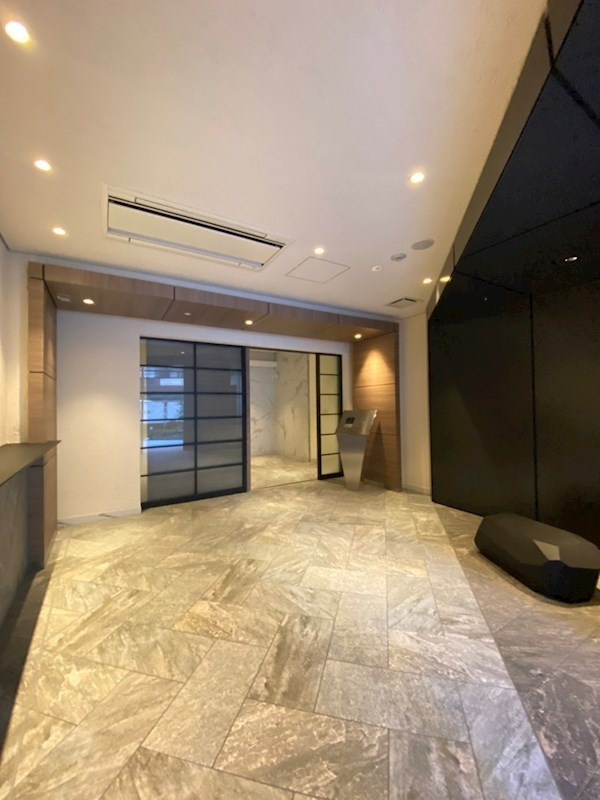 大阪市西区新町１丁目の賃貸マンションのロビー