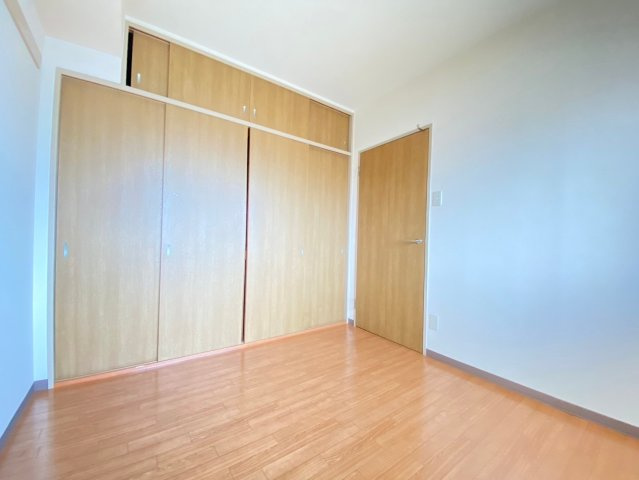 ステーションハイツ千里丘の洋室