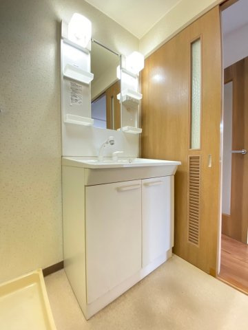 ステーションハイツ千里丘の洗面所