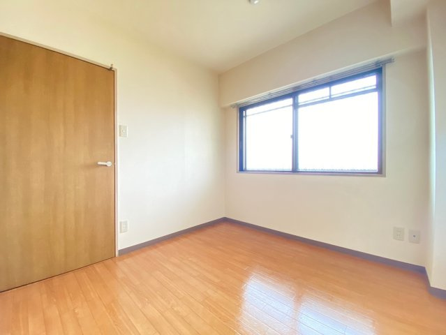 ステーションハイツ千里丘の寝室