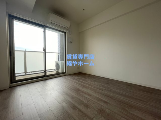 ミラージュパレス難波幸町の居間・リビング|こちらのリビングで趣味の時間をお楽しみください