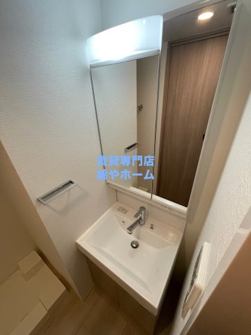 ミラージュパレス難波幸町の独立洗面台|朝の身支度には欠かせない独立洗面化粧台