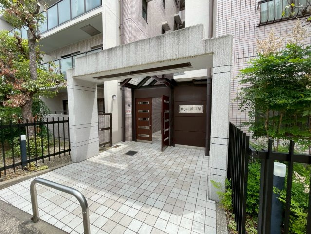 ロイヤル浜芦屋のエントランス