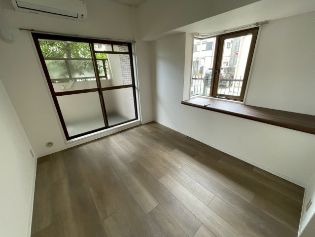 ロイヤル浜芦屋の居間・リビング