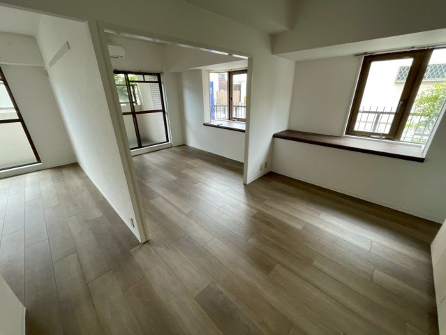 ロイヤル浜芦屋の居間・リビング