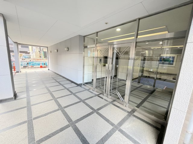 藤和平尾山荘ホームズのエントランス