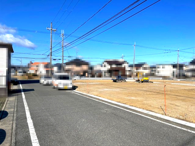 小野市神明町分譲地5区画　3号地の前面道路含む現地写真