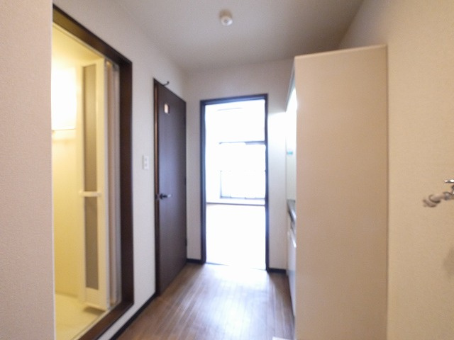 ラ・ヌーヴェルの玄関