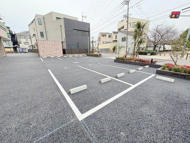 プレジオ三国ASIANの駐車場