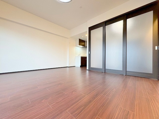 プレジオ三国ASIANの居間・リビング