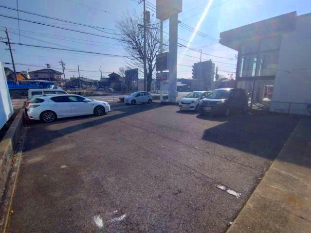 上六名1丁目倉庫付事務所の駐車場
